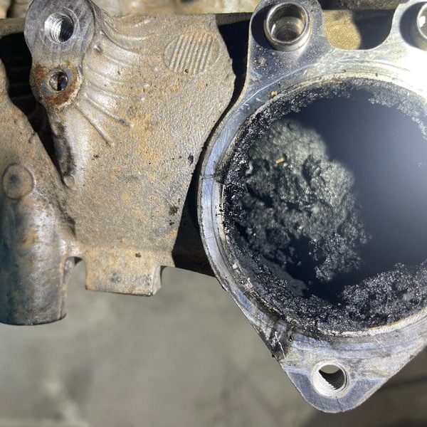 Intake Cleaning walnut shell blasting intake Toyota Hilux 3.0 Diesel 1KD Manifold