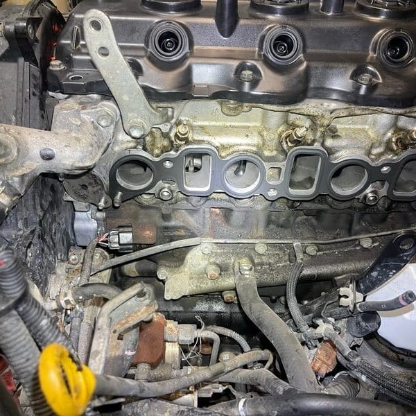 Intake Cleaning walnut shell blasting intake ports Toyota Hilux 3.0 Diesel 1KD